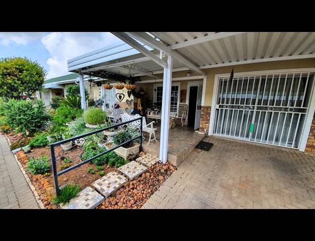 3 BEDROOM TOWNHOUSE FOR SALE IN NINAPARK